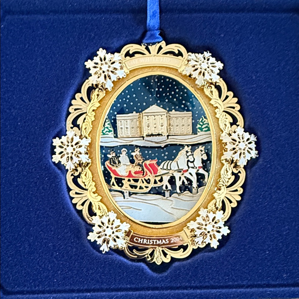White House Historical Association 2304 Elegant Gold and Blue Holiday Ornament